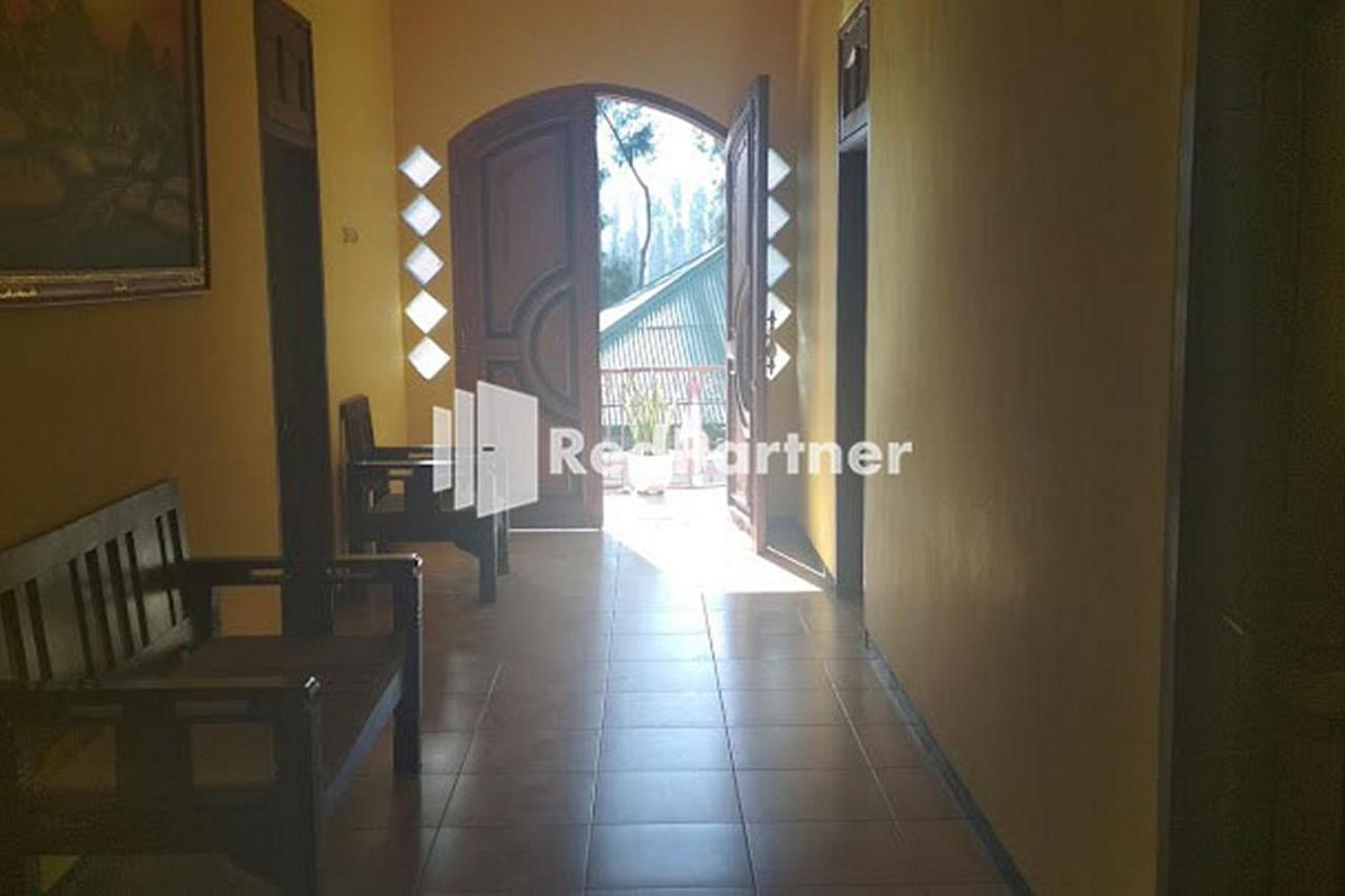 Bromo Indah Lestari Homestay Mitra Reddoorz Pasuruan Eksteriør billede