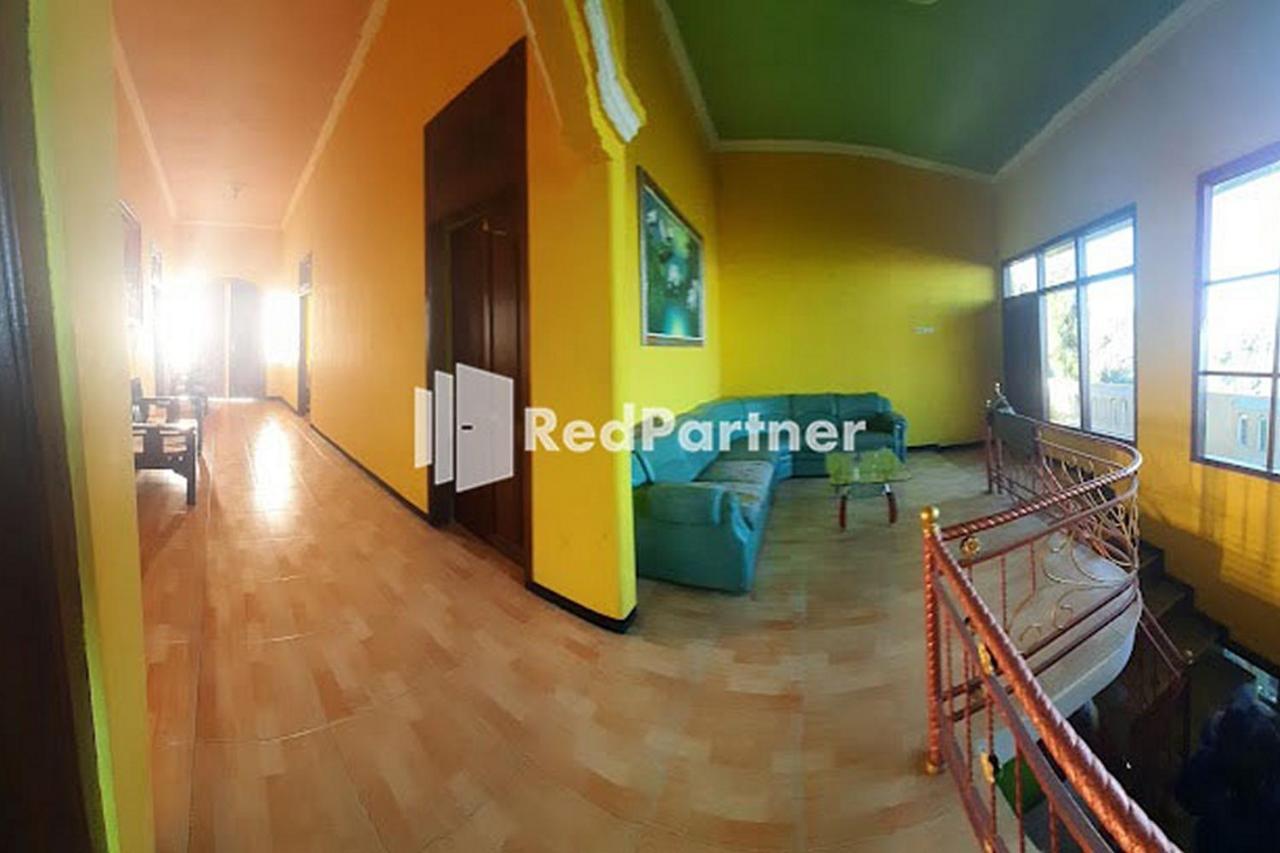 Bromo Indah Lestari Homestay Mitra Reddoorz Pasuruan Eksteriør billede