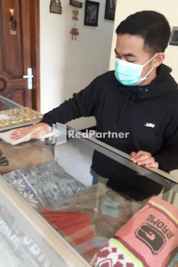 Bromo Indah Lestari Homestay Mitra Reddoorz Pasuruan Eksteriør billede